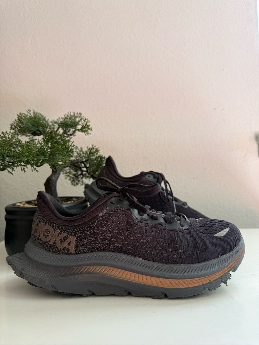 Hoka kawana Women size 5.5 Black and Brown/Gold Trail Sneakers
